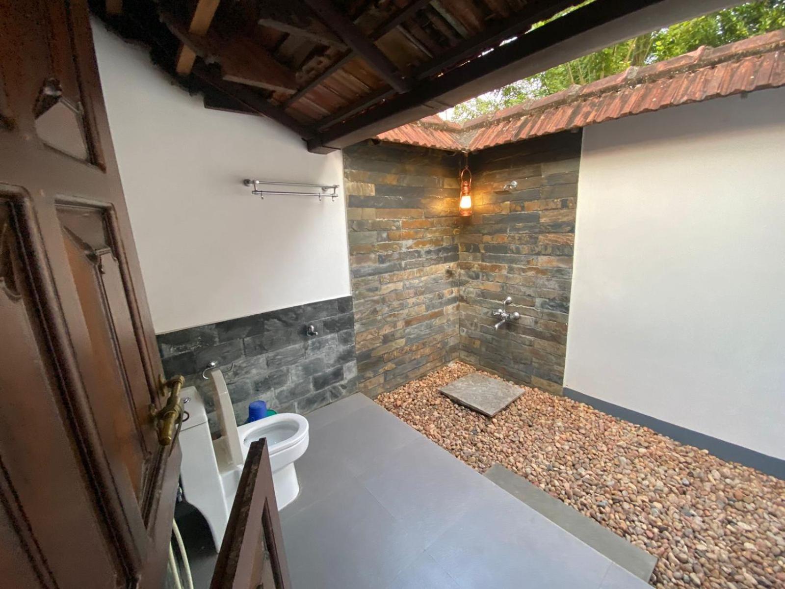 Palmdale Heritage Champakulam Exterior photo