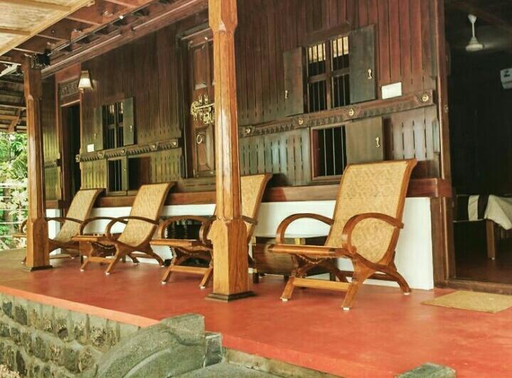 Palmdale Heritage Champakulam Exterior photo