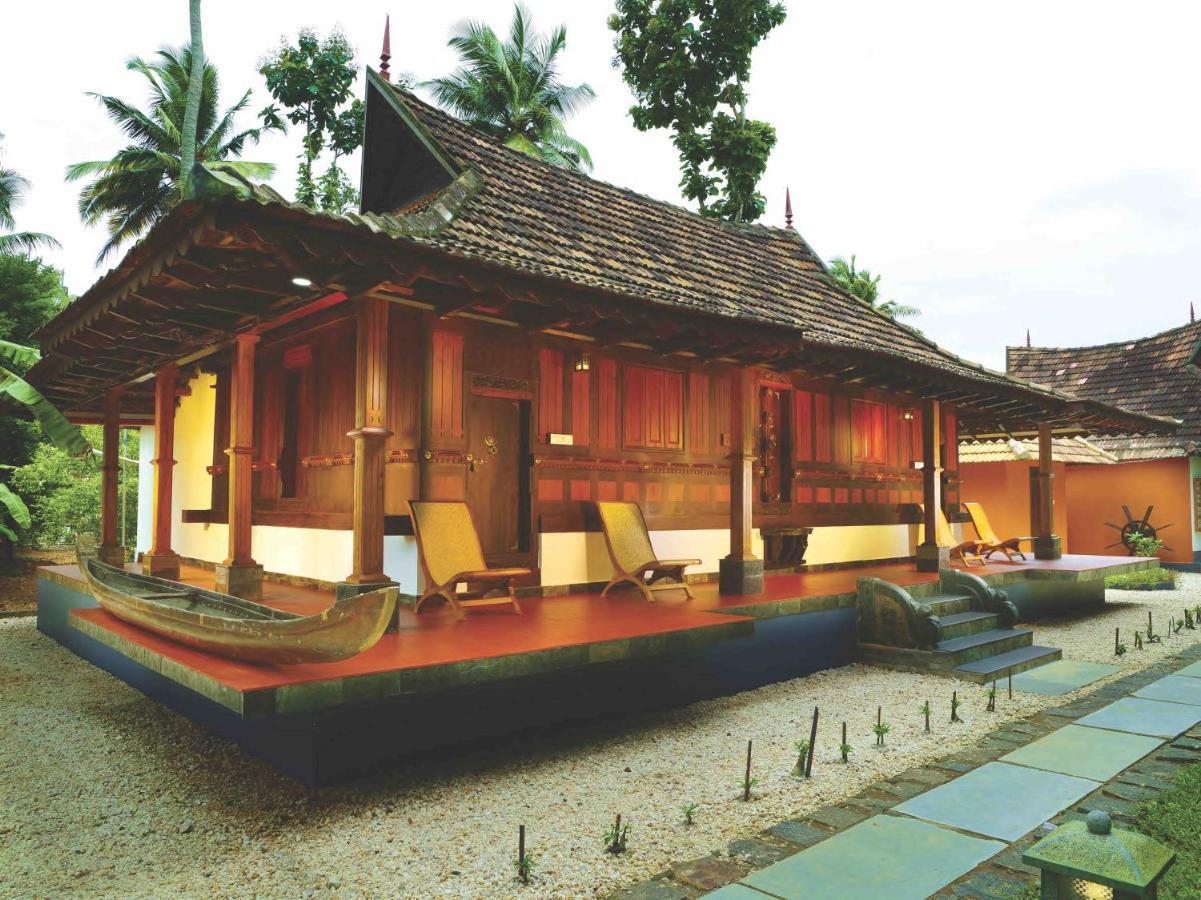 Palmdale Heritage Champakulam Exterior photo